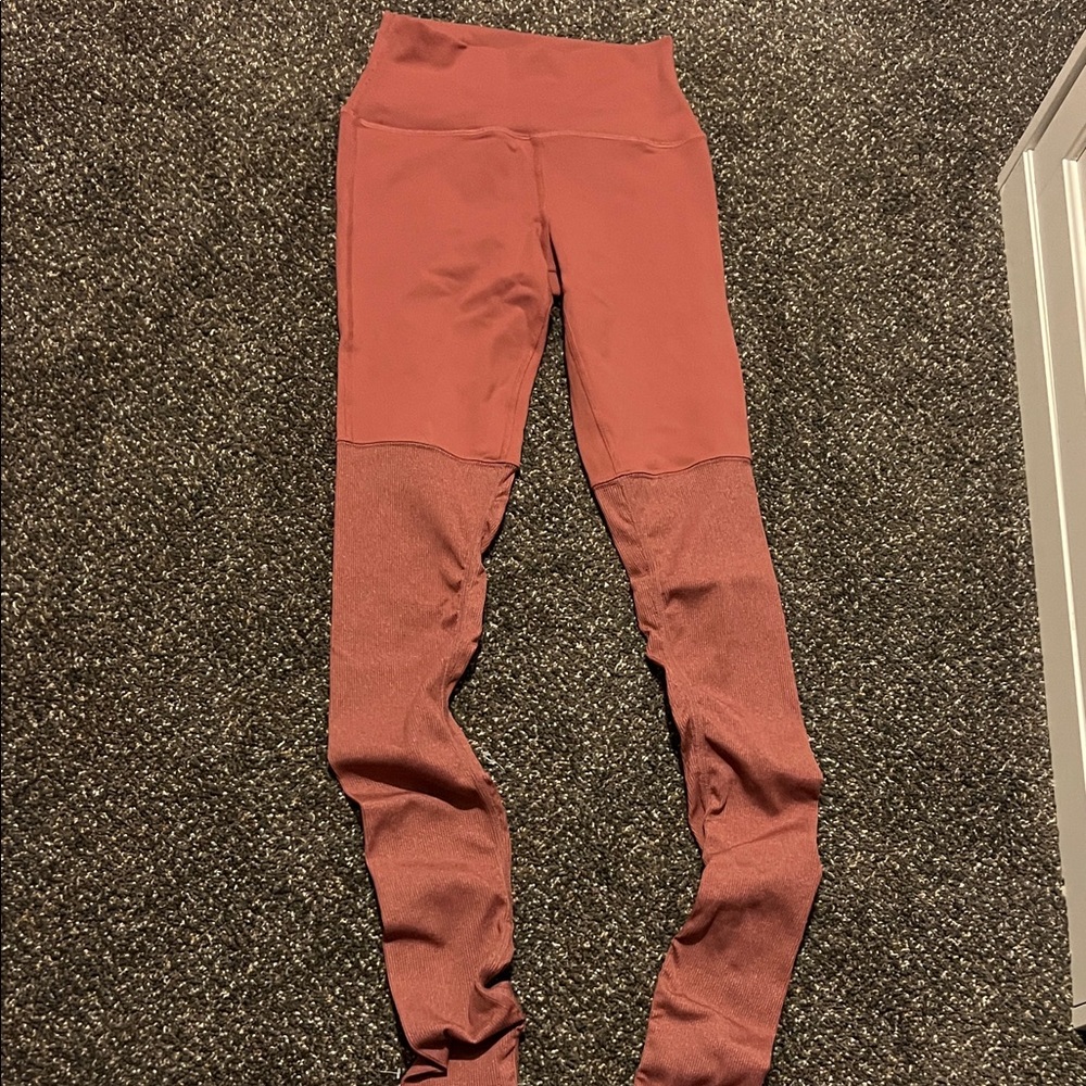 ALO Yoga Goddess Peachy/Rose Leggings